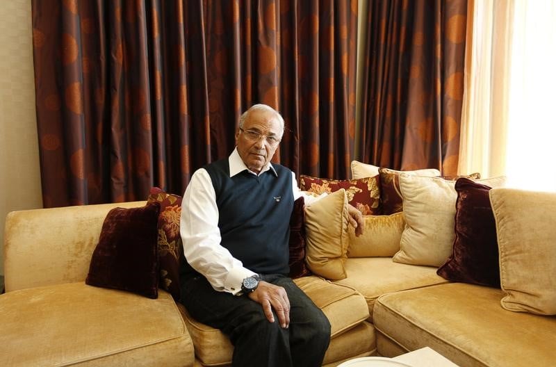 L'ex-premier ministre egyptien chafik etudie une candidature a la presidentielle