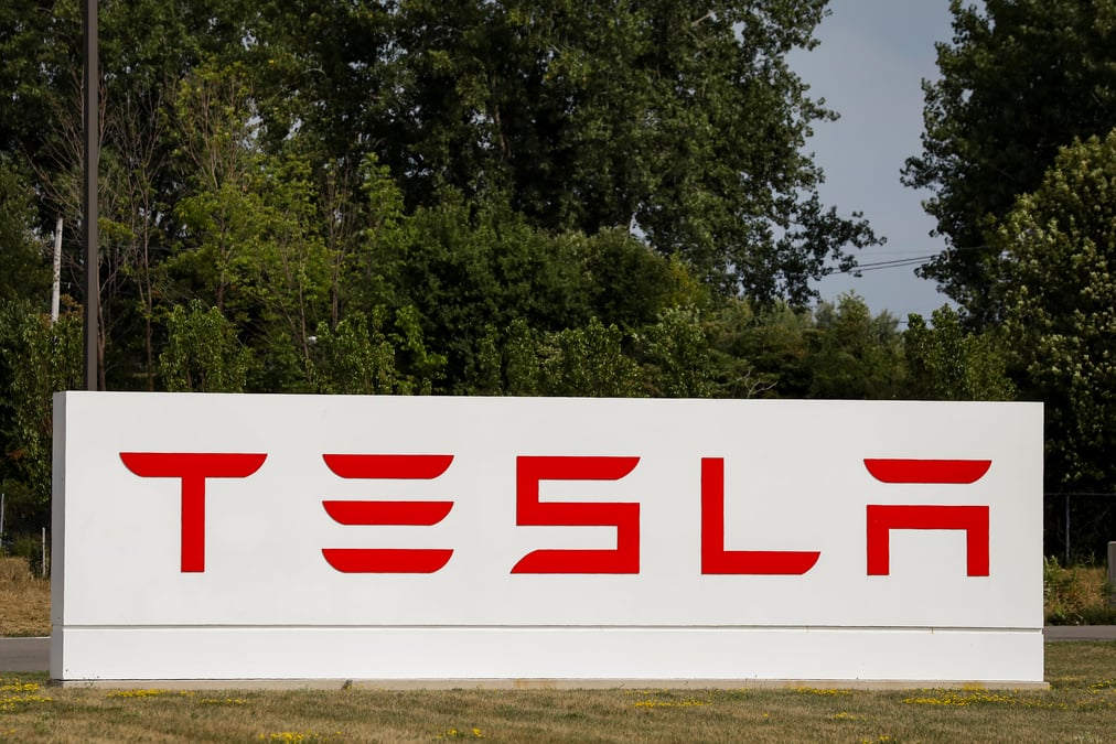 Musk rachetera pour 20 millions de dollars de titres tesla
