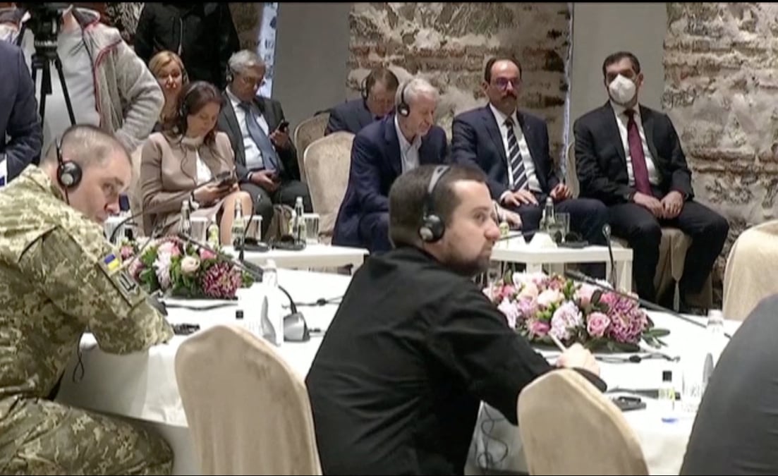 Negociateurs russes et ukrainiens se retrouvent avec de minces espoirs de progres