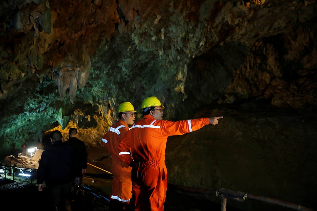 L'evacuation des adolescents thailandais d'une grotte s'organise