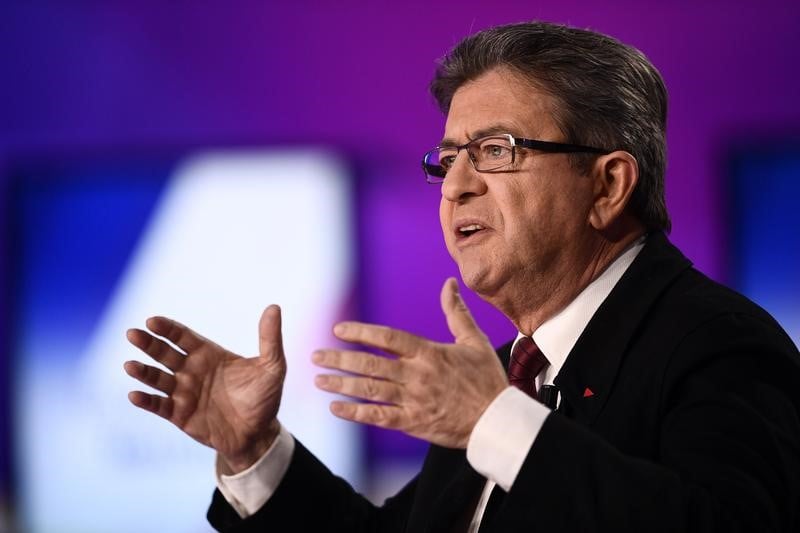 Le torchon brule entre melenchon et cazeneuve