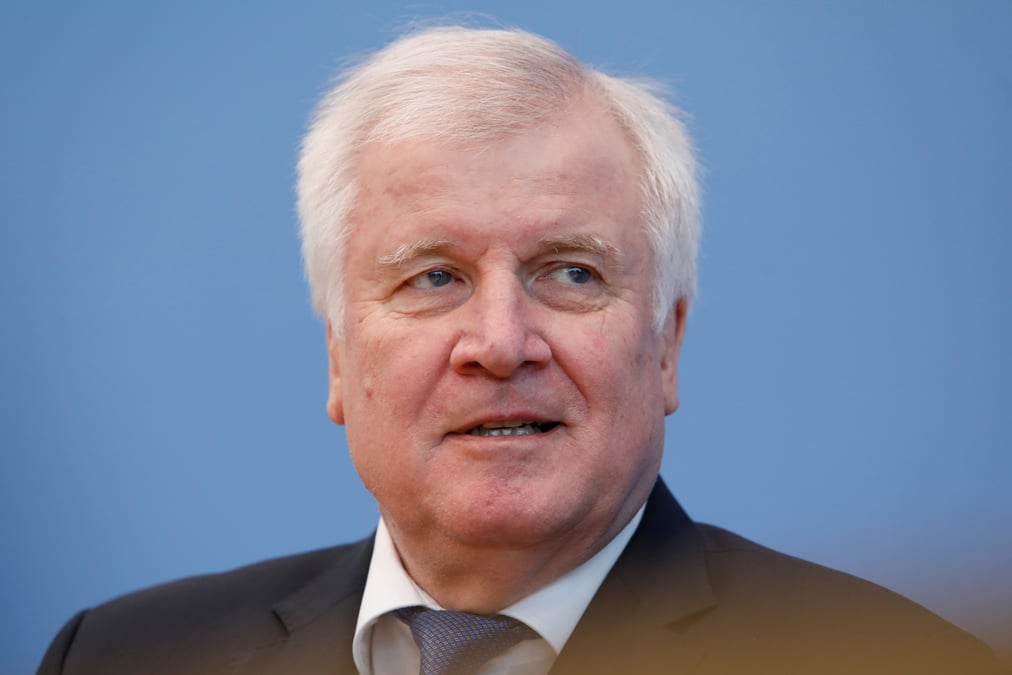 Seehofer devrait prochainement quitter la tete de la csu, rapporte die zeit