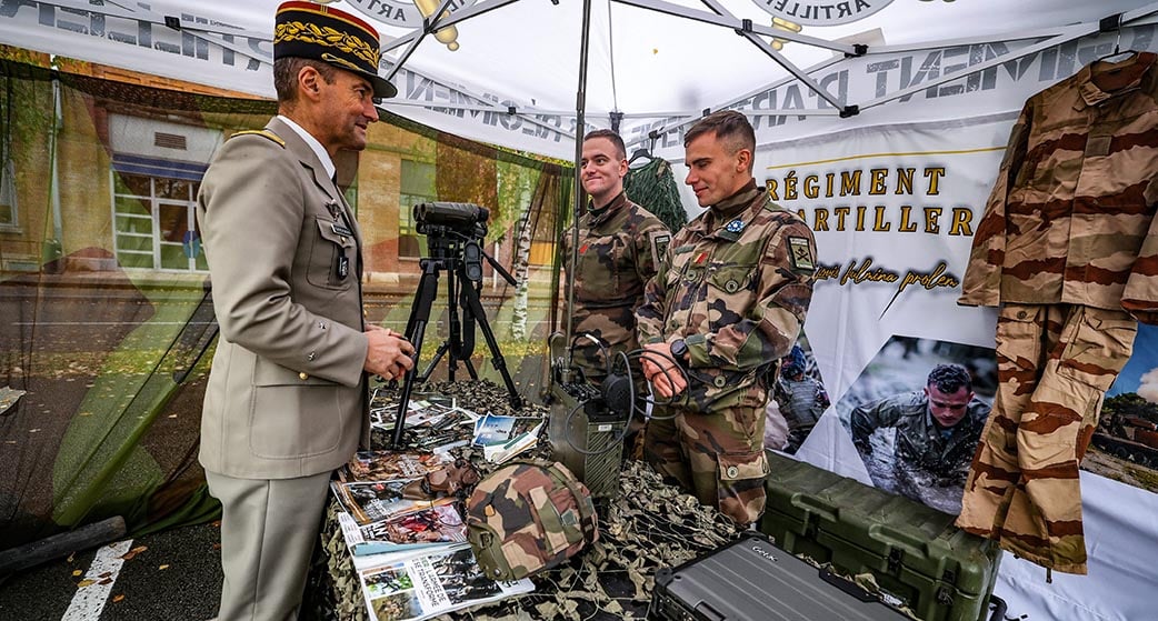 Le général François-Xavier Poisbeau, secrétaire général de la garde nationale, sur le campus de l’université de technologie de Belfort-Montbéliard lors des journées nationales du réserviste en novembre 2023.