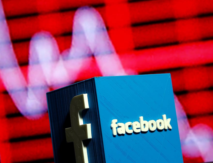 Facebook devrait etre considere comme un media