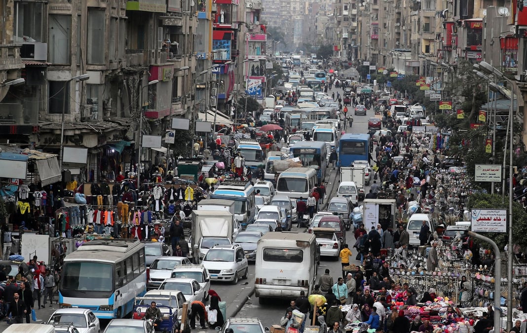 Environ 300 Égyptiens avaient été évacués en février de Wuhan, ville chinoise épicentre de l'épidémie, et avaient été placés en quarantaine pour 14 jours. (Photo du Caire, prise le 11  février 2020. La capitale de l'Egypte compte près de 16 millions d'habitants.)