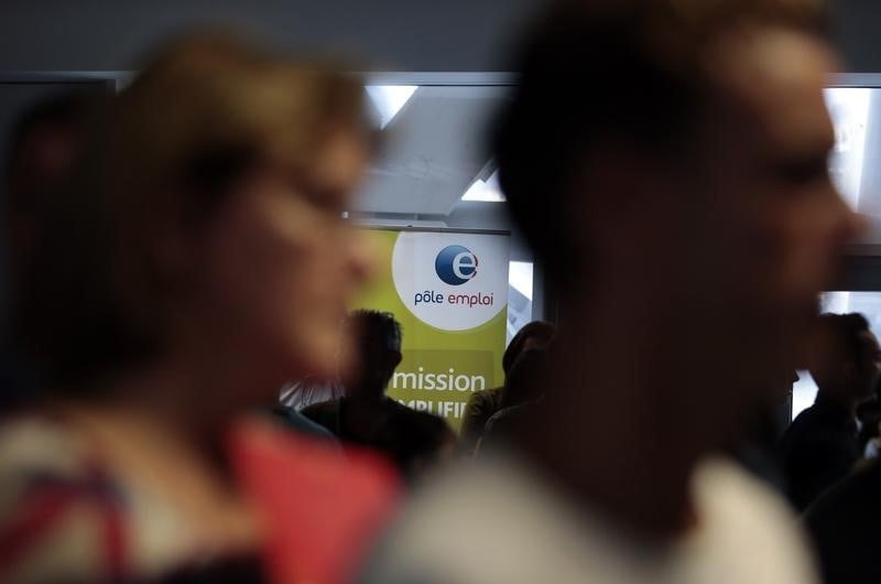 Vingt mesures pour lutter contre le chomage de longue duree