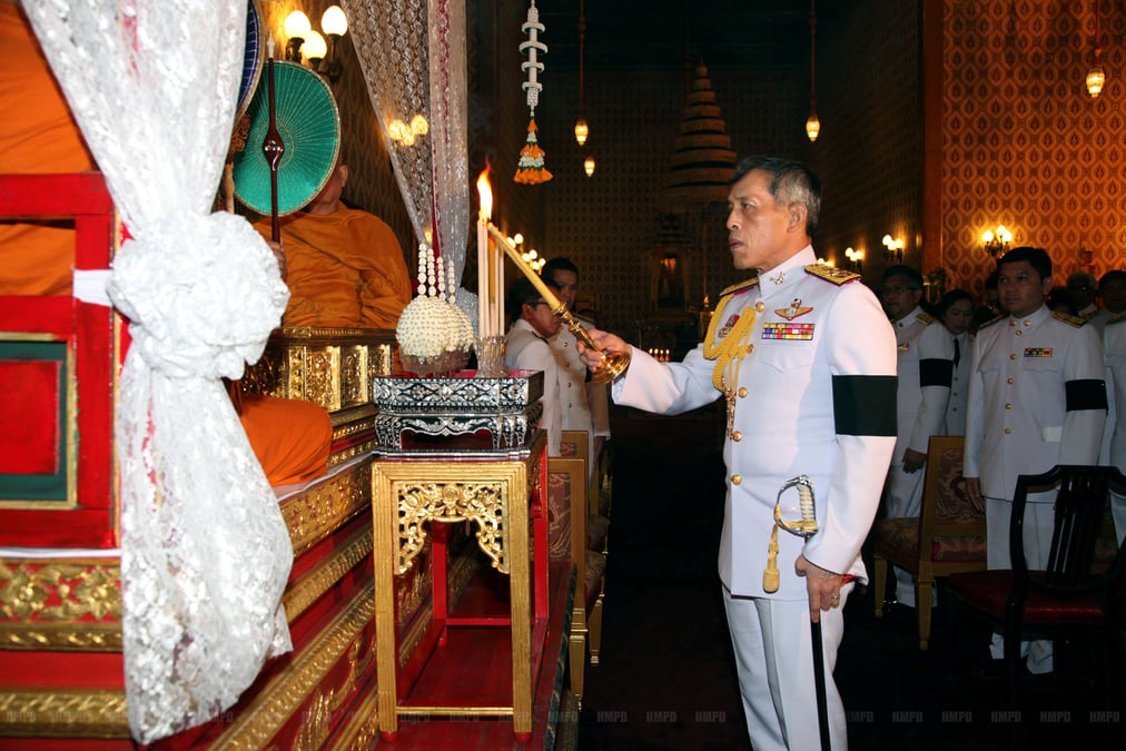 La succession royale en thailande se fera apres 15 jours de deuil