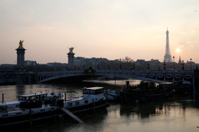 France: la croissance a ralenti plus que prevu au 1er trimestre