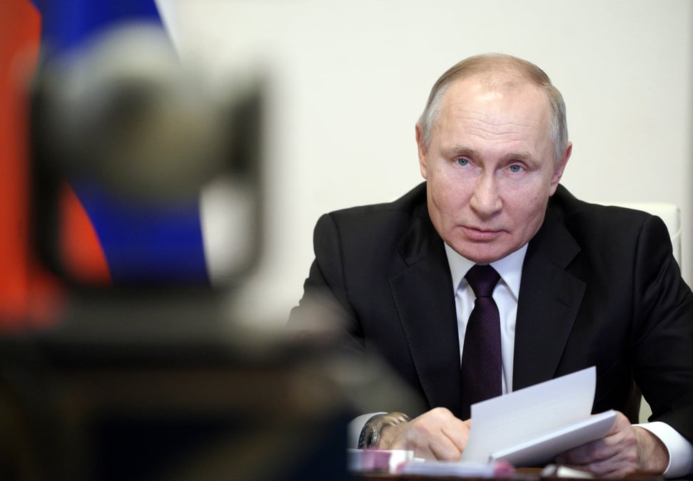 Poutine aurait demande que la russie interfere dans la presidentielle us, selon un rapport us