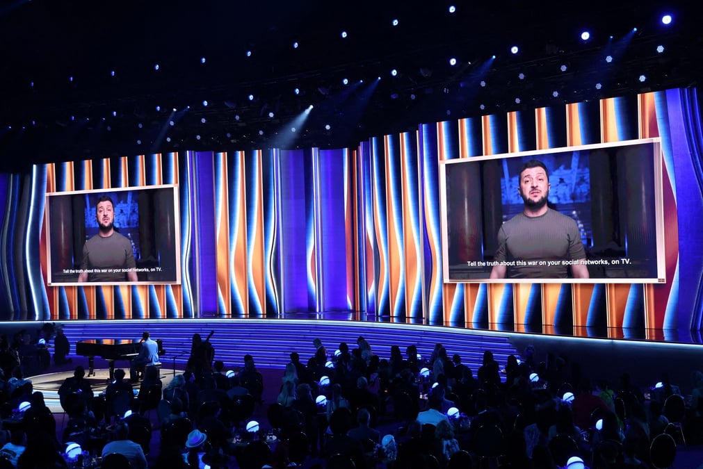 Zelensky demande du soutien pour l'ukraine dans une video aux grammy awards