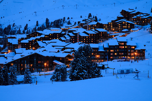 Les écarts de prix varient de 1 à 16 en fonction de la localisation des chalets (Photo d'illustration).