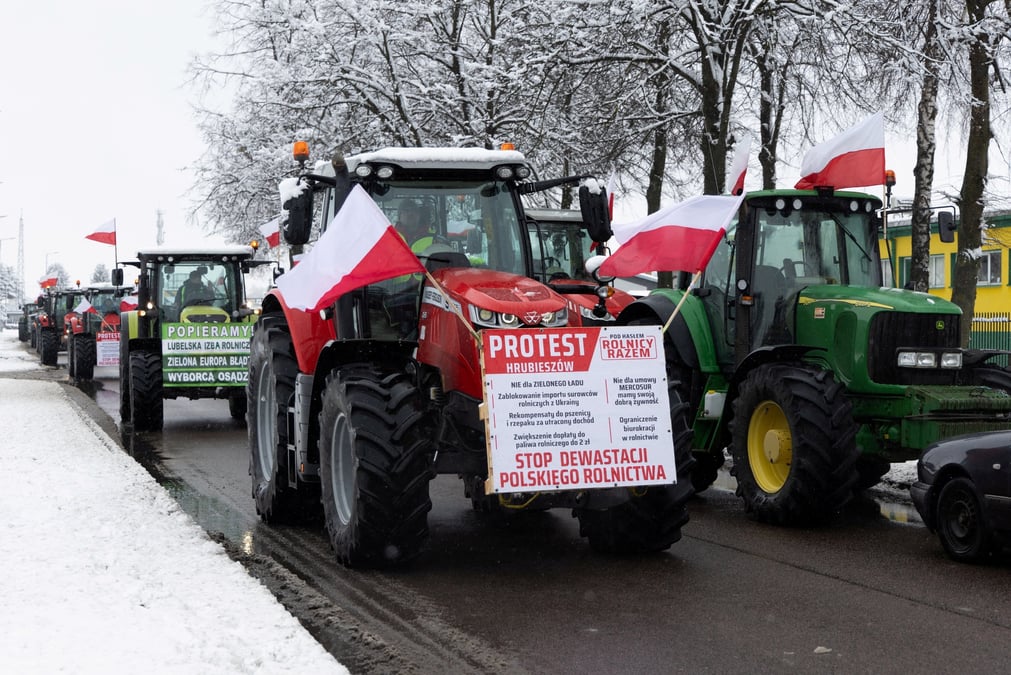 Pour rappel, les agriculteurs polonais bloquent différents points de passage de la frontière empêchant des camions ukrainiens de passer, depuis le 9 février dernier.