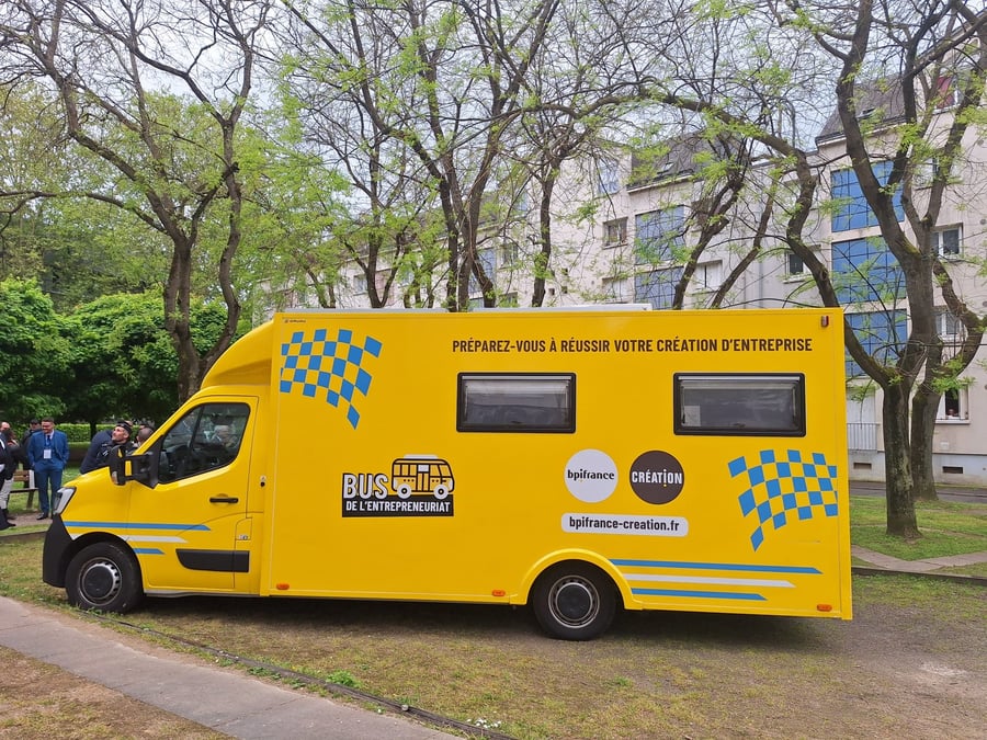Le nombre de Bus de l’entrepreneuriat a plus que doublé dans l’Hexagone en deux ans tandis que celui des Citéslab a presque triplé avec 170 points d’accueil. Du saupoudrage, selon certains experts.