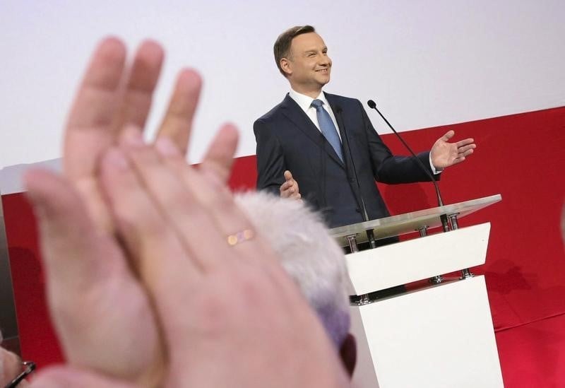 La droite conservatrice de retour a la presidence polonaise
