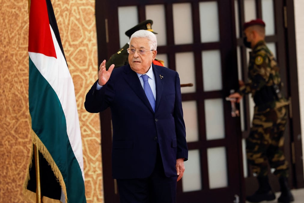Le premier ministre palestinien mohammad mustafa et son nouveau cabinet assistent a une ceremonie de prestation de serment, a ramallah