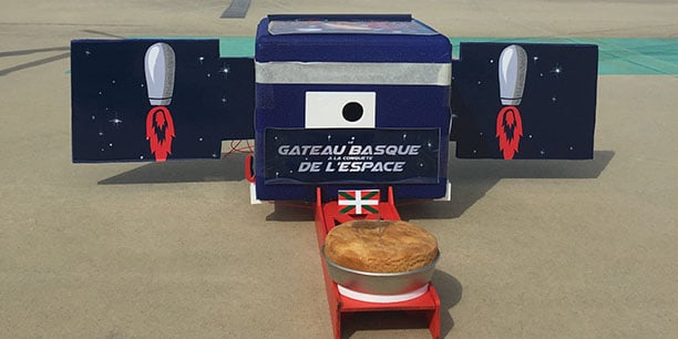 Gâteau basque dans l'espace