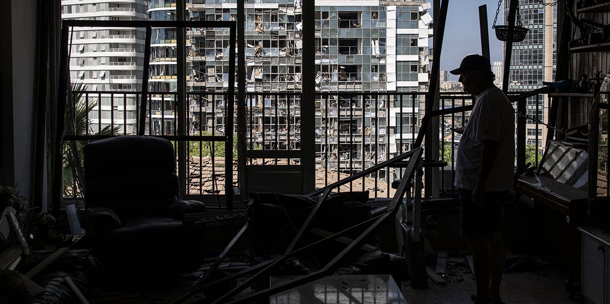 Un bâtiment au lendemain d'une frappe de l'Iran à Ramat Gan en Israël.