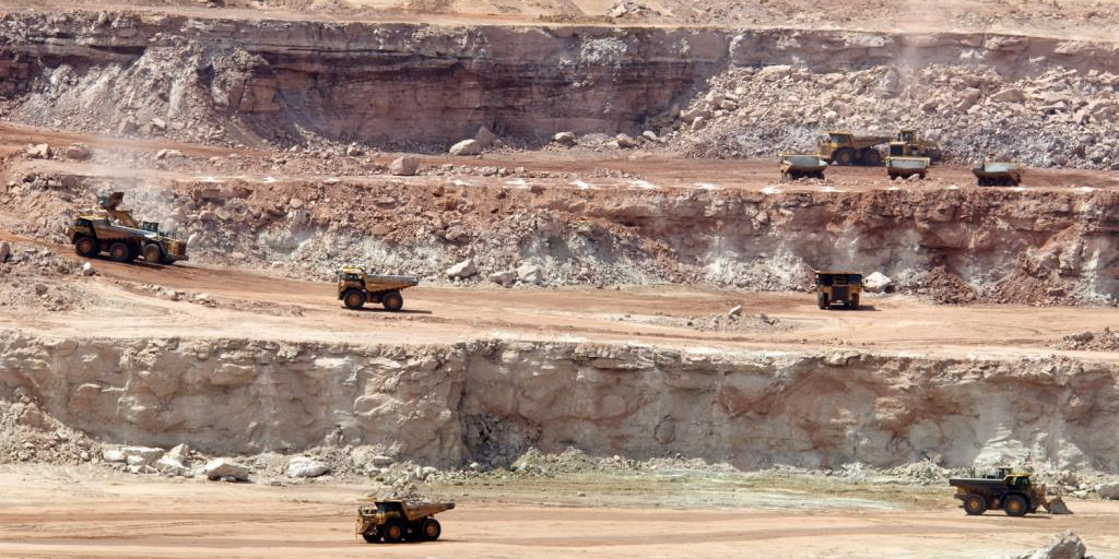 Mines à ciel ouvert exploitées par Orano au Niger.