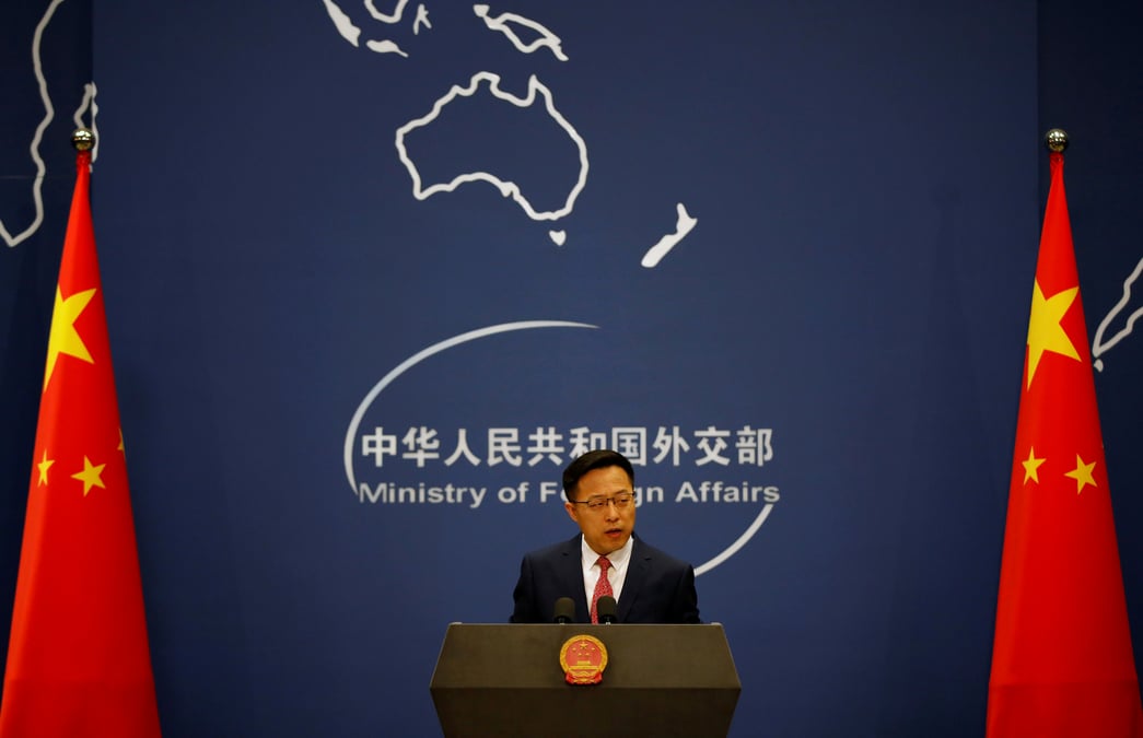 La chine menace a son tour les usa de represailles sur hong kong