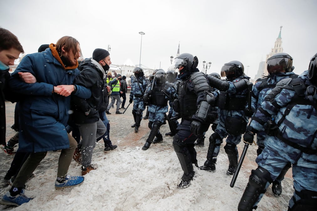 La police russe arrete plus de 2.700 personnes lors de manifestations pro-navalny