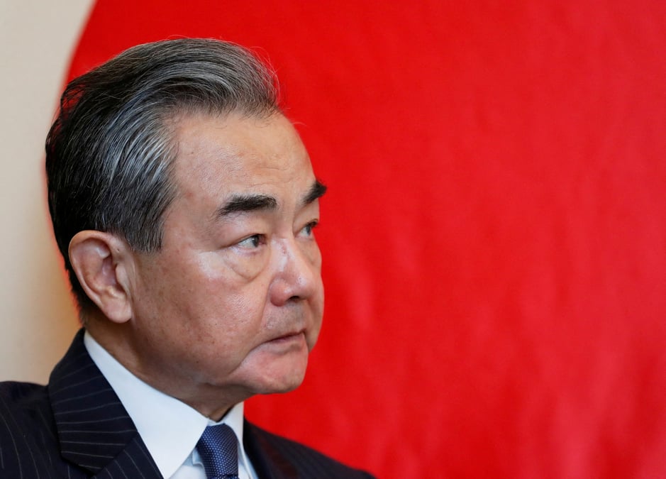 Wang yi, le chef de la diplomatie chinoise lors d'une reunion a budapest, hongrie