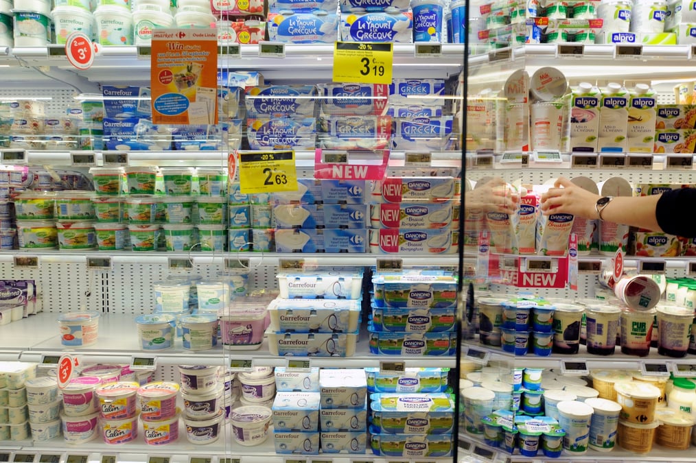 Photo d’archives : un client fait ses courses dans un supermarche a bruxelles