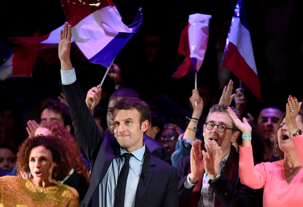 L'alliance macron-bayrou fissure les digues a gauche et a droite