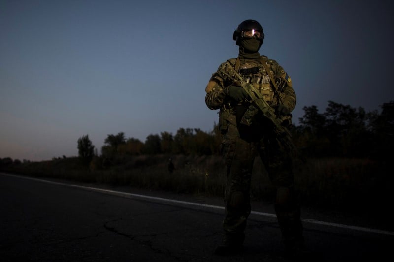 Un soldat ukrainien tue dans l'est du pays