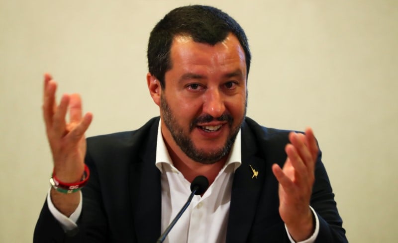 La cohesion du gouvernement italien mise a mal par le sort de 67 migrants