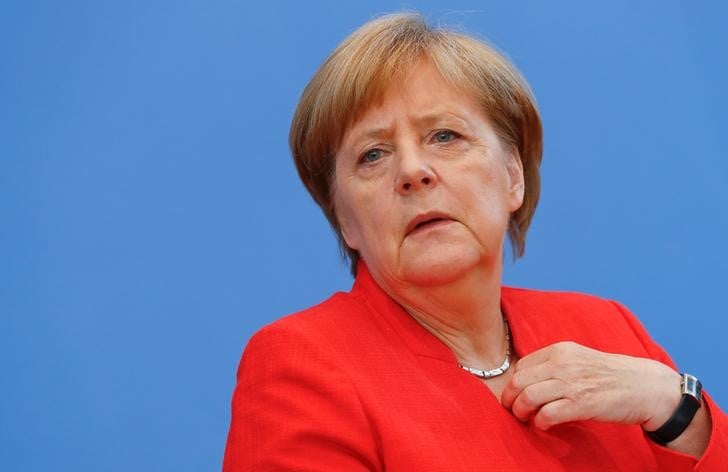 Macron et merkel font le point sur les dossiers europeens