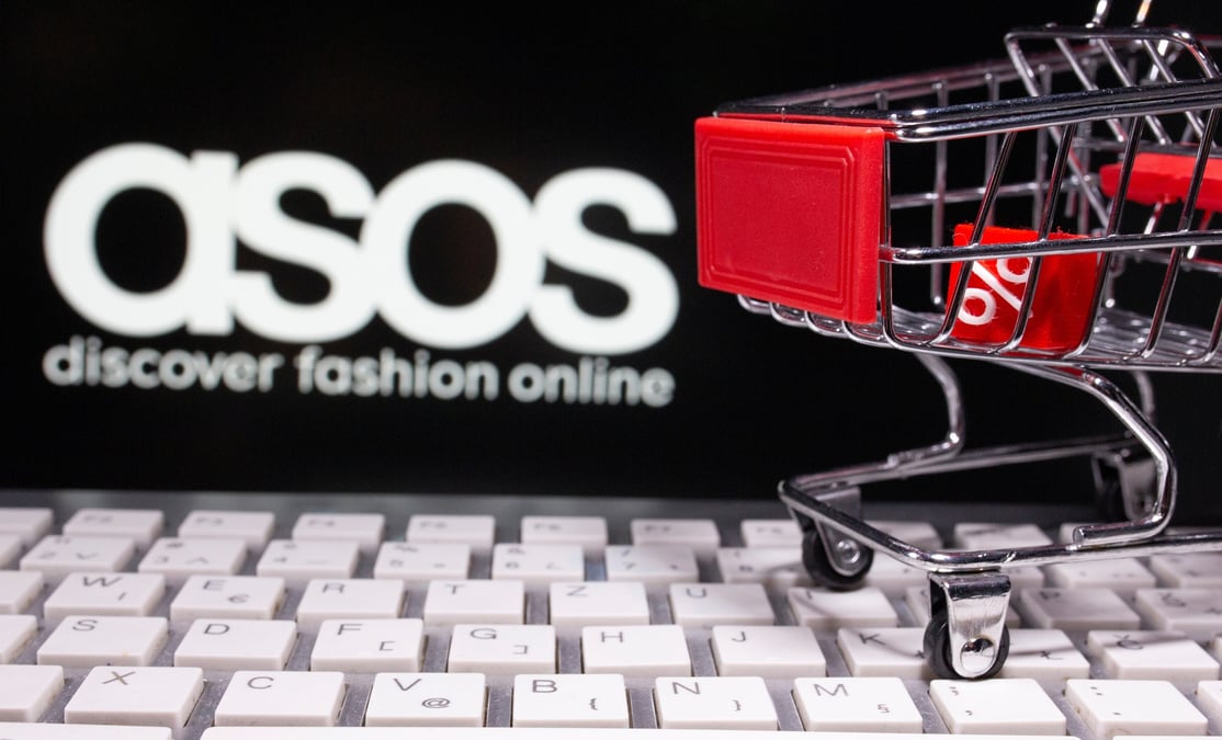 Llustration du logo asos, un clavier et un caddie