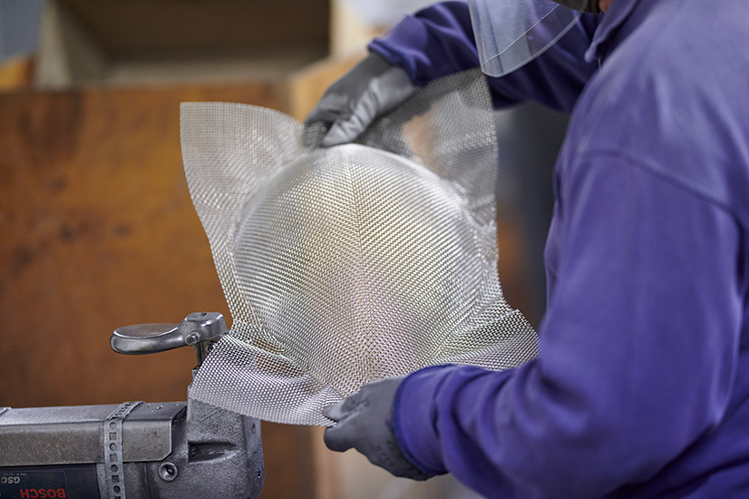 Fabrication du masque protecteur intégral chez Prieur Sports