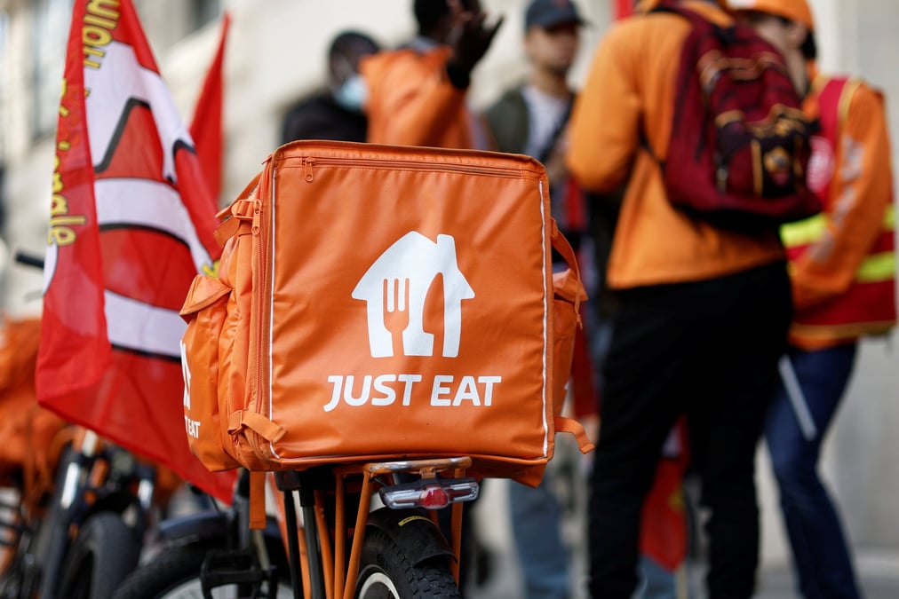 Des livreurs de just eat takeaway