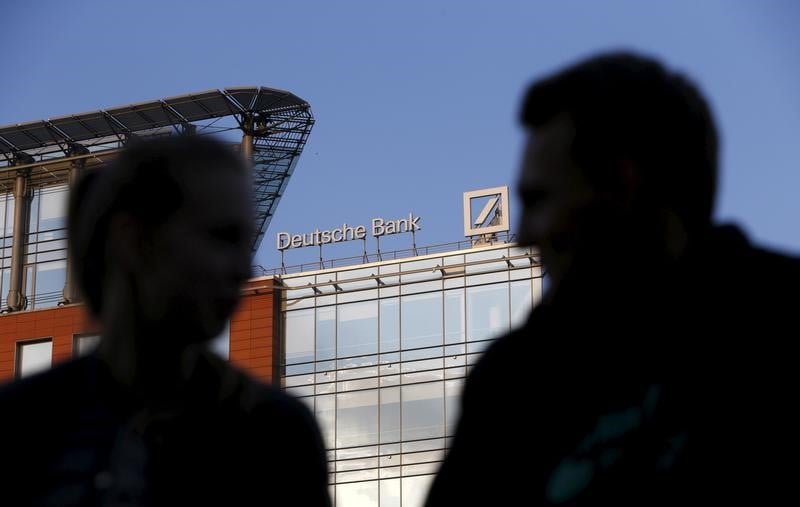 Deutsche bank veut demander a d'ex-dirigeants le remboursement de leurs primes