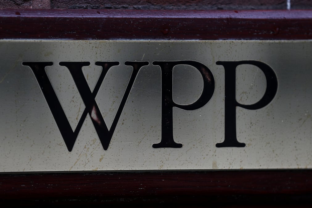 Wpp negocie la vente de kantar a bain capital