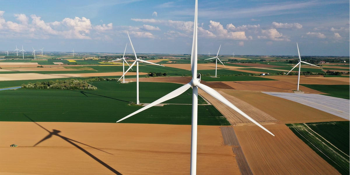 Le Premier ministre devra fixer par décret les règles de cohabitation entre les éoliennes terrestres et les radars militaires.