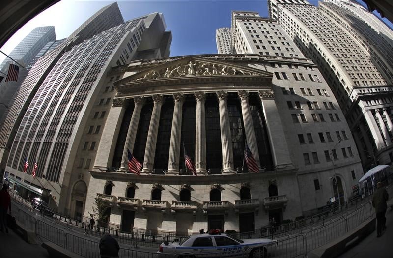 Wall Street ouvre en hausse avec Apple 