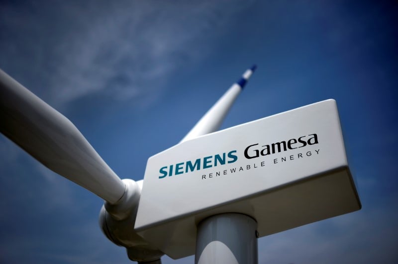 Siemens gamesa annonce une refonte de son conseil, l'action chute