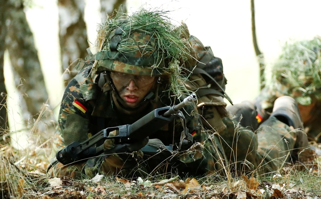 Vers l'incorporation d'etrangers dans les rangs de la bundeswehr?