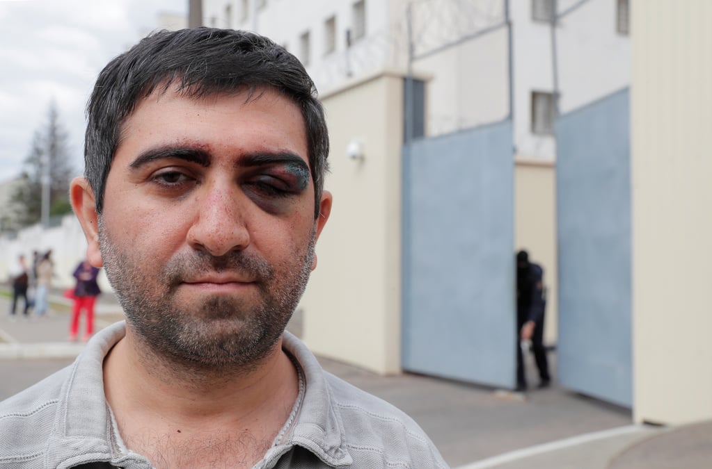Bielorussie: des manifestants disent avoir ete frappes en prison
