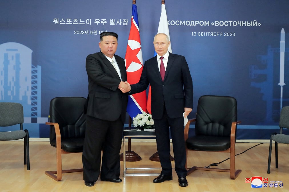 Photo d'archives: une rencontre entre le president russe vladimir poutine et le dirigeant nord-coreen kim jong un