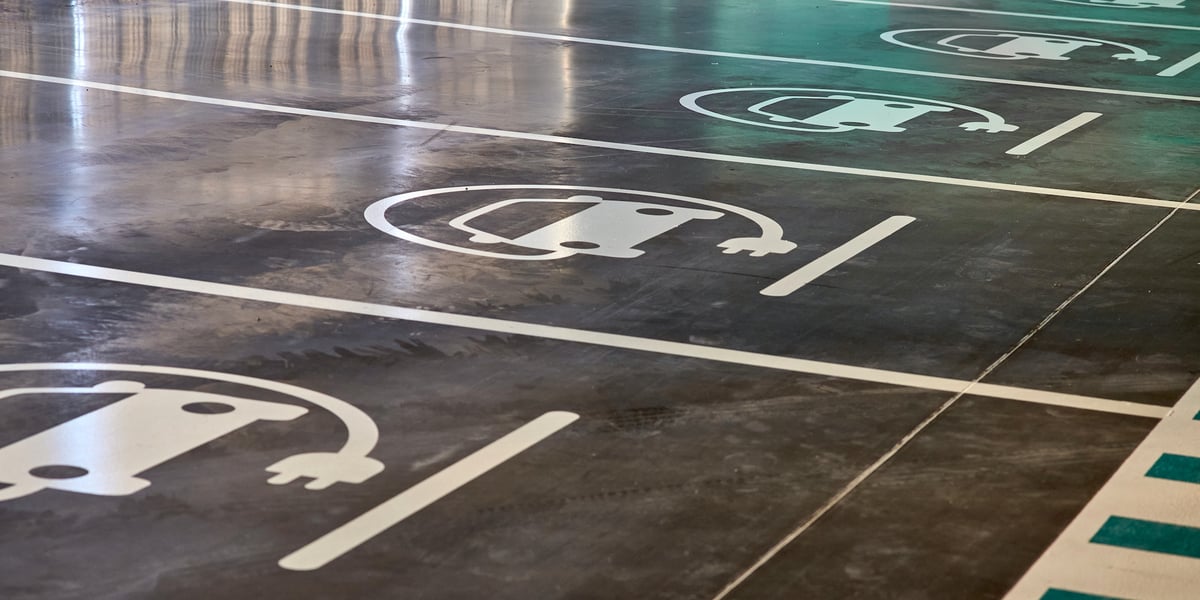 Les ventes de voitures électriques ont reculé en France l'an dernier, à seulement 291.000 unités.