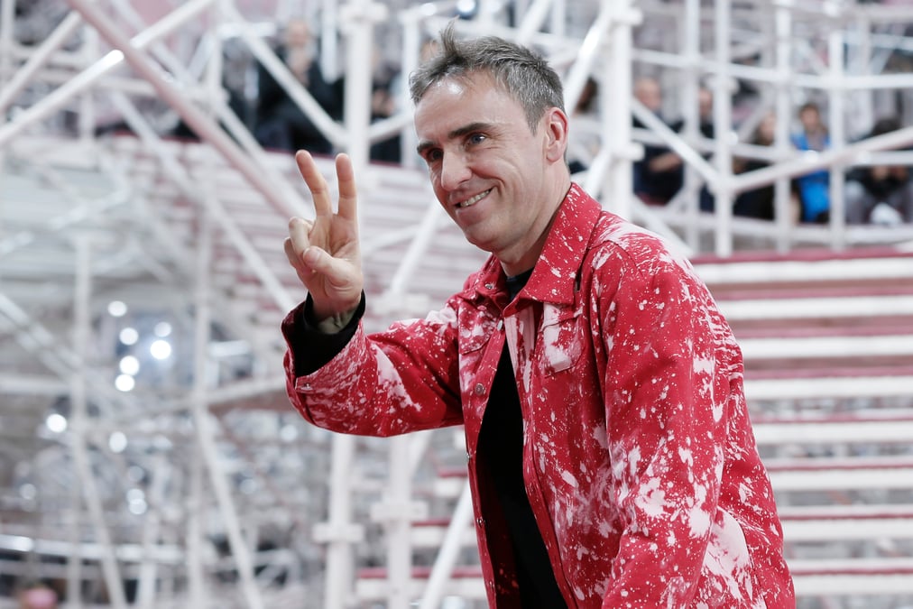 Le belge raf simons rejoint la marque prada comme co-directeur de la creation