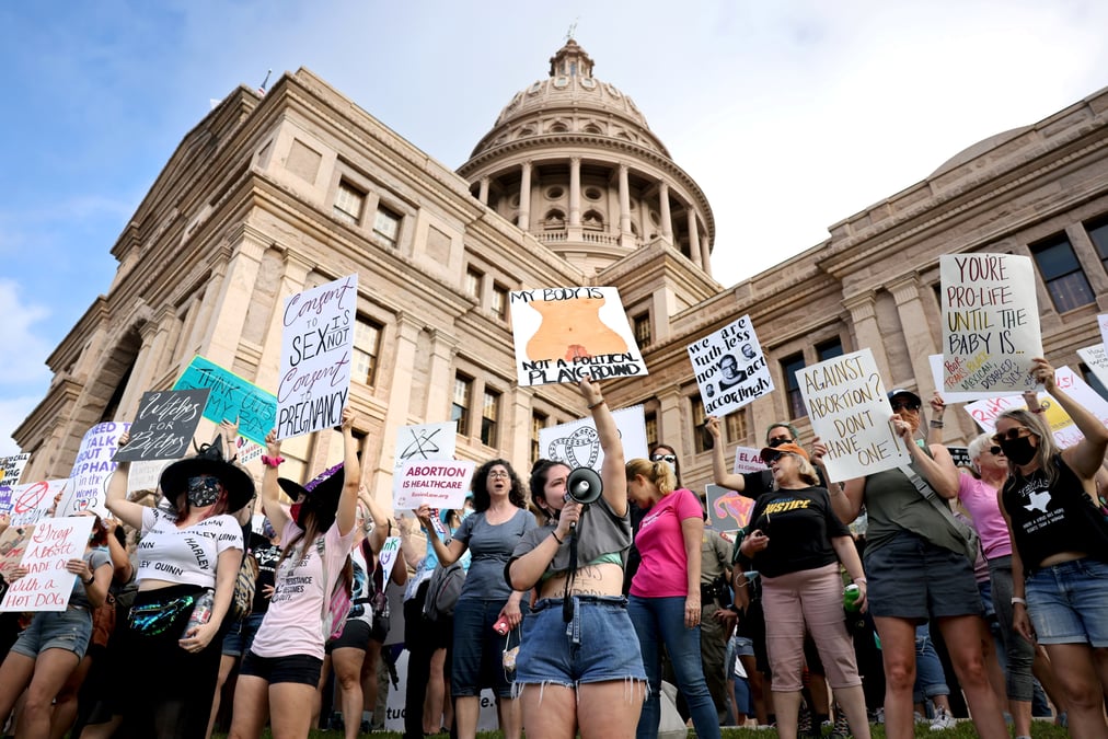 Etats-unis: un juge bloque temporairement la loi sur l'avortement du texas