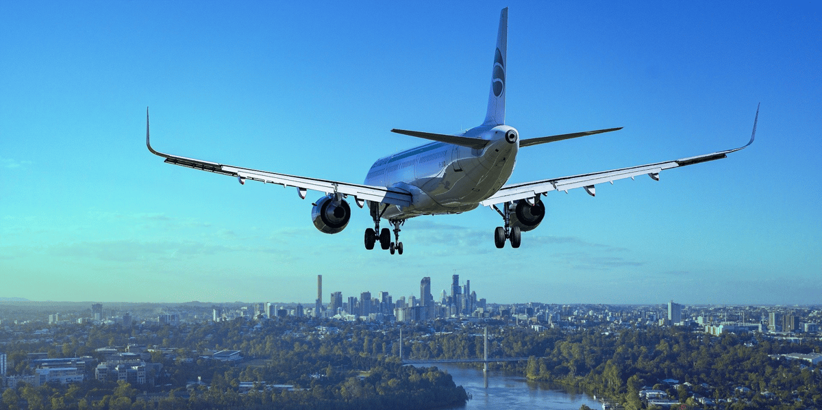 landing airplane,