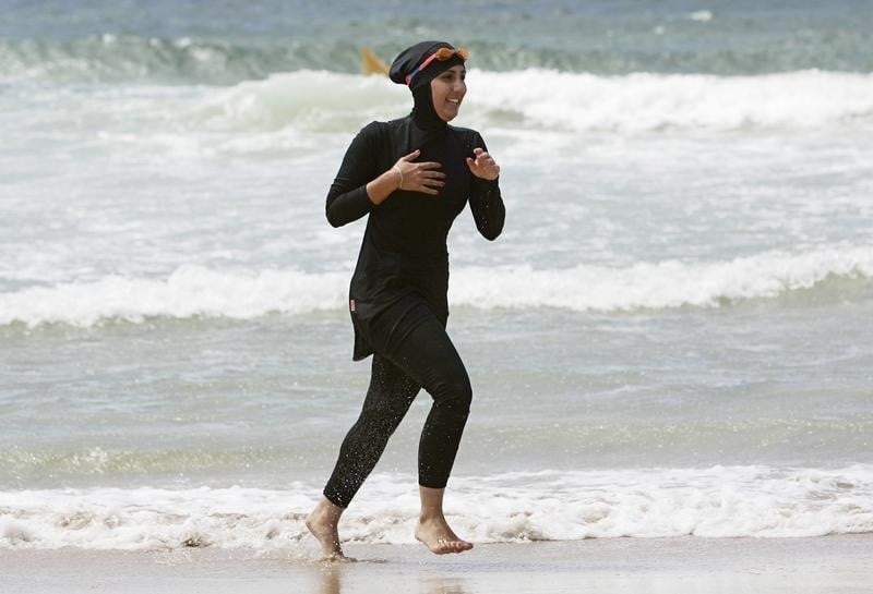 Burkini: chevenement prone l’ordre public