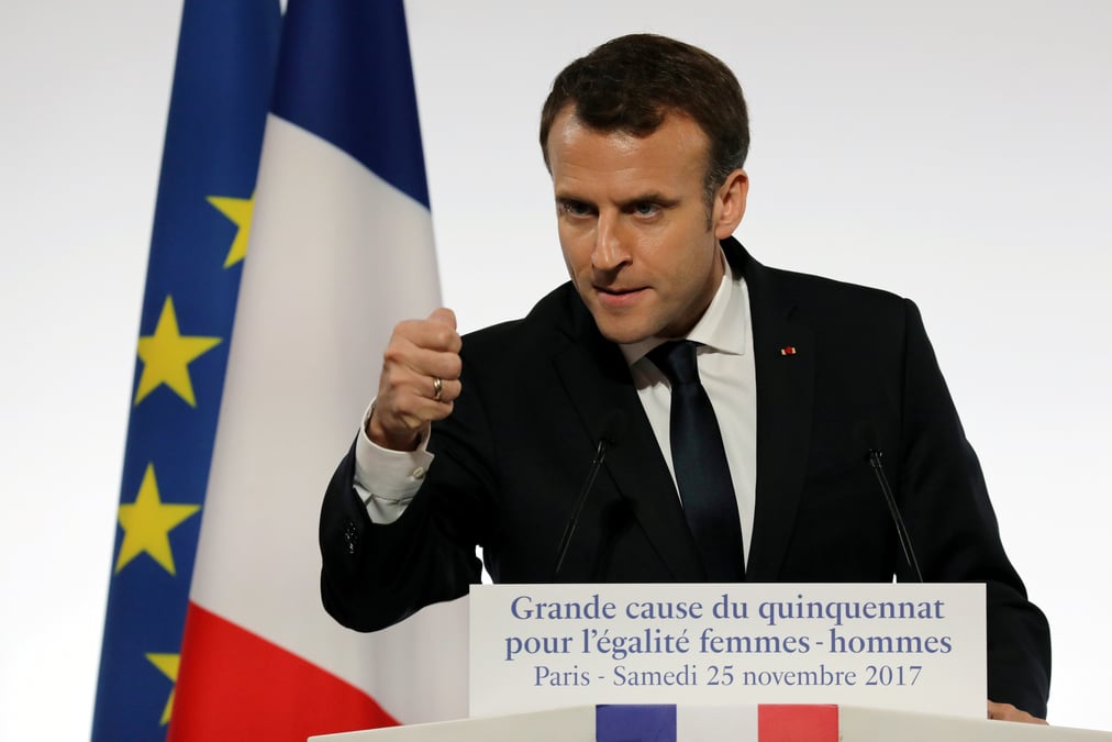 Macron en afrique pour defendre un "partenariat renouvele"