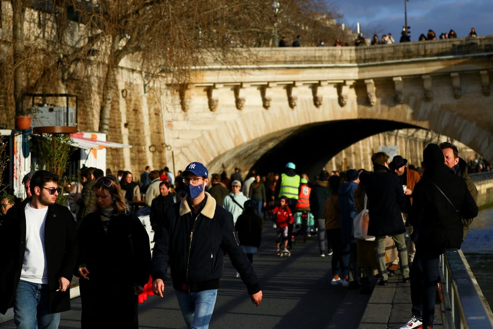 Coronavirus: le protocole sanitaire allege fin fevrier en france
