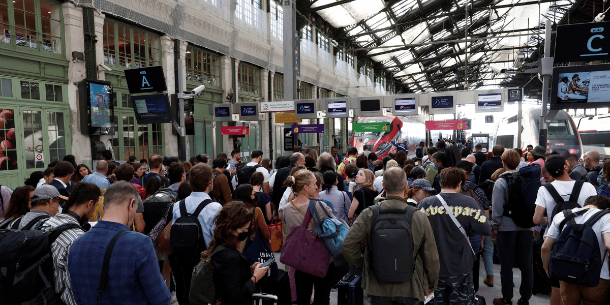 Trafic perturbe sur le reseau sncf en raison d'une greve