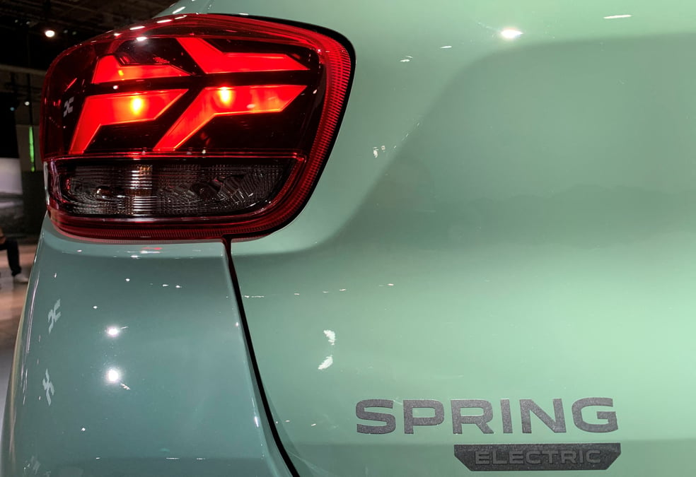 Le feu arriere d'une voiture electrique dacia spring, au bourget pres de paris